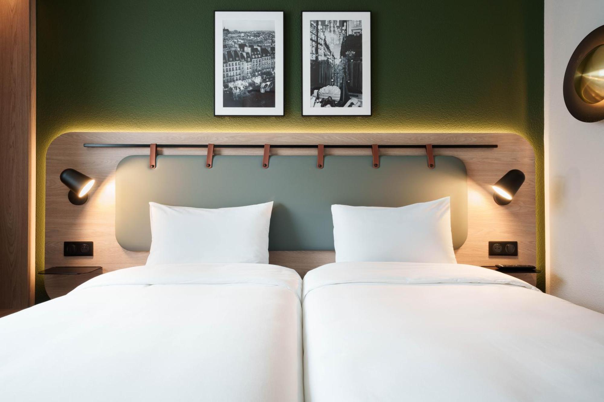 Campanile Paris Ouest - Porte De Champerret Hotel